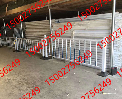 道路護欄（lán）