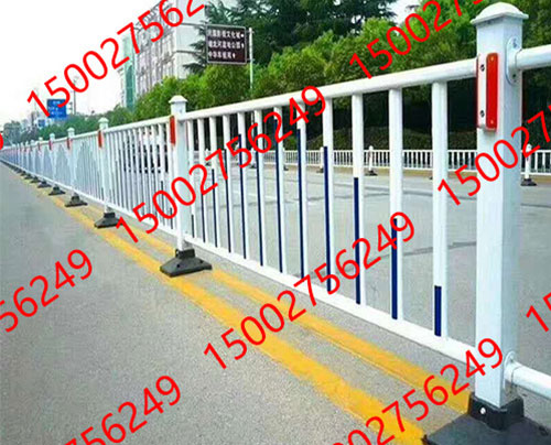 道路護（hù）欄